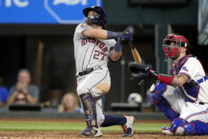 4-5. Altuve pega jonrón de 3 carreras y coloca a Astros a un triunfo de la Serie Mundial