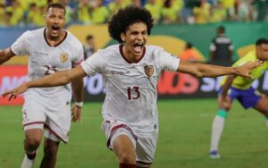 Eduard Bello dice que la fortaleza de su país en eliminatorias es el trabajo de grupo