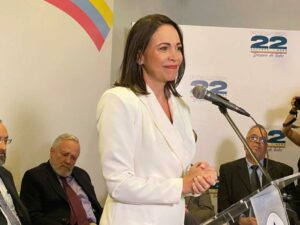 Proclaman a María Corina Machado y ella convoca “una gran alianza nacional”
