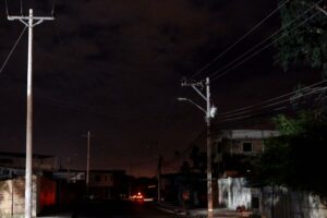 Gobierno de Ecuador anuncia nuevos apagones por sequía en las centrales hidroeléctricas