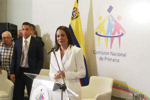 Exgobernantes piden a Biden que Gobierno venezolano reconozca a Machado como candidata