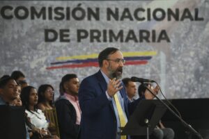 Fiscalía de Venezuela cita para el lunes a tres organizadores de las primarias opositoras