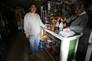 Gobierno de Ecuador suspende el racionamiento eléctrico durante el puente festivo de Difuntos