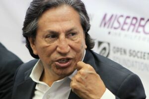 Toledo pide que se revoque orden de prisión preventiva mientras es juzgado por corrupción