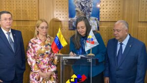 Centro Carter sostuvo encuentro con rectores del CNE