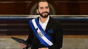 Piden al ente electoral salvadoreño anular la candidatura a la reelección de Bukele