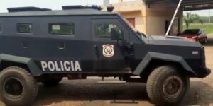 Policía de Paraguay investiga asalto a blindado atacado con explosivos y armas largas