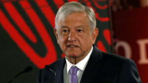 López Obrador critica en la frontera las políticas antiinmigrantes de Florida y Texas
