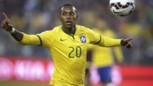 Fiscalía pide que Robinho cumpla en Brasil la condena por violación impuesta en Italia