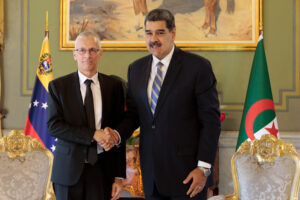 Maduro recibe las cartas credenciales de los nuevos embajadores de India y Argelia