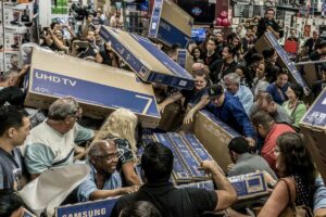 Black Friday en EE.UU. llena las calles entre expectativas de mayor gasto