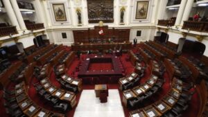 Presentan una denuncia constitucional en el Congreso contra la fiscal general de Perú
