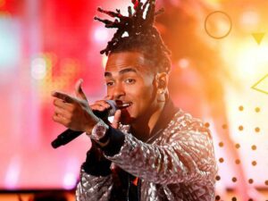 Ozuna presenta en México su nuevo álbum ‘Cosmo’ y vuelve a su base: el reguetón