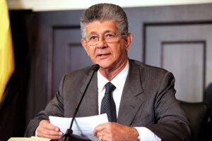 Henry Ramos Allup anuncia que participará en el referéndum