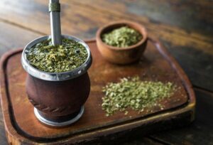 ¿El yerba mate para suplir al café? Un festival argentino en París enumera sus beneficios