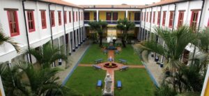 Universidad Católica Santa Rosa otorga doctorado honoris causa al libro Frases y Pensamientos de Hugo Chávez, “El Legado”