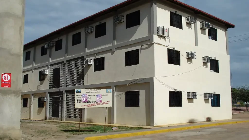 Concejo Municipal de Autana entregó reconocimiento al libro Frases y Pensamientos de Hugo Chávez, “El Legado”