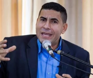 Luis Ratti denuncia ante el Ministerio Público a Henrique Capriles y Eugenio Martínez