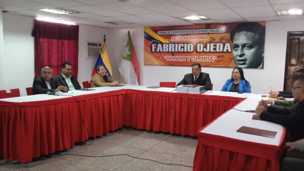 Consejo Legislativo de Trujillo respaldó contundentemente la obra literaria Frases y Pensamientos de Hugo Chávez, “El Legado”