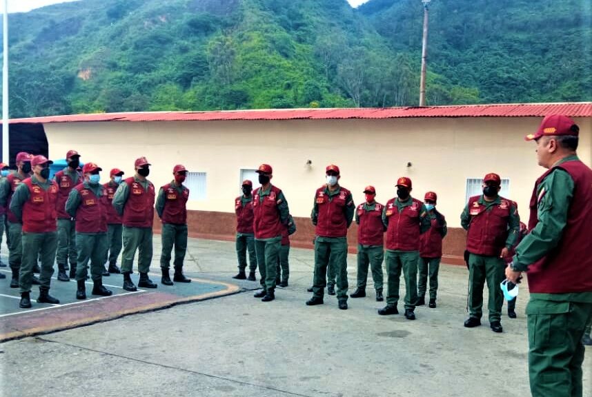 Frases y Pensamientos de Hugo Chávez, “El Legado” condecorado por el Regimiento Mérida de la Guardia del Pueblo