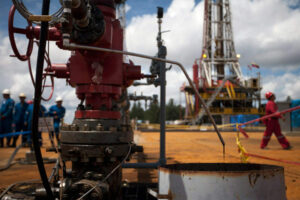 Gobierno venezolano tiene en «marcha» su plan de licencias petroleras en zona disputada con Guyana