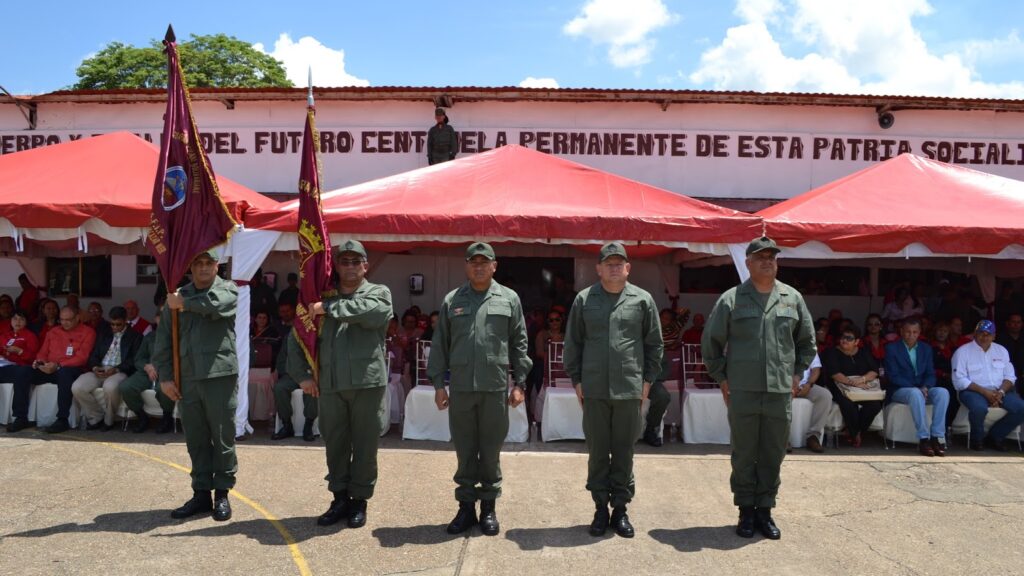 Frases y Pensamientos de Hugo Chávez, “El Legado” es condecorado por la Escuela de Formación de Guardias Nacionales “Leonardo Infante”