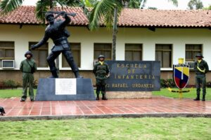 Frases y Pensamientos de Hugo Chávez, “El Legado” fue enaltecida como una obra magistral por la Escuela de Infantería de la UMBV