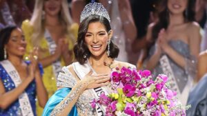 Miss Universo Sheynnis Palacios agradece a exdirectora en Nicaragua acusada de traición