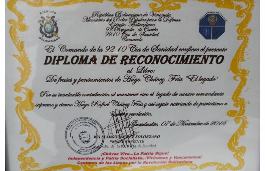 Libro de Chávez “Frases y Pensamientos” recibió reconocimiento de la 9210 Compañía de Sanidad del Ejército