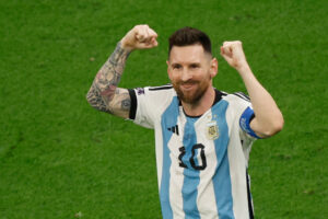 Messi regala a Nadal su camiseta de Argentina campeona mundial en Qatar