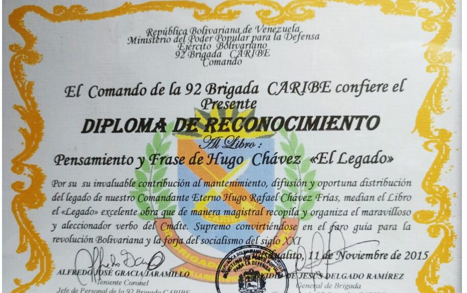 Libro de Chávez Frases y Pensamientos “El Legado” recibió reconocimiento de la 92 Brigada Caribe del Ejército Bolivariano