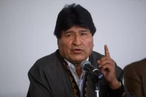 Justicia de Bolivia revoca reelección indefinida y trunca las aspiraciones de Evo Morales