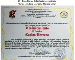 Libro de Chávez Frases y Pensamientos “El Legado” recibió reconocimiento del 251 Batallón de Infantería Mecanizada “GD José Cornelio Muñoz Silva”