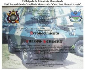 Libro de Chávez Frases y Pensamientos “El Legado” recibió reconocimiento del 2502 Escuadrón de Caballería Motorizada “Cnel. José Manuel Arraiz”