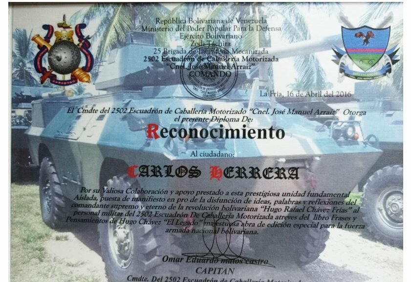 Libro de Chávez Frases y Pensamientos “El Legado” recibió reconocimiento del 2502 Escuadrón de Caballería Motorizada “Cnel. José Manuel Arraiz”