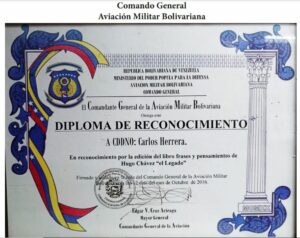 Libro de Chávez Frases y Pensamientos “El Legado” recibió reconocimiento del Comando General de la Aviación Militar Bolivariana