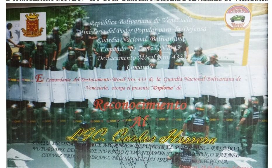 Libro de Chávez Frases y Pensamientos “El Legado” recibió reconocimiento del Destacamento Móvil N° 433 de la GNB