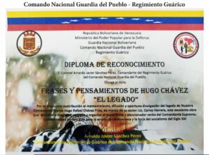 Libro de Chávez Frases y Pensamientos “El Legado” recibió reconocimiento del Regimiento Guárico de la Nacional Guardia del Pueblo