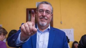 Arévalo de León recibirá una Guatemala ahogada por la corrupción