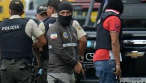 Gobierno de Ecuador suspende clases presenciales tras ola de violencia en el país