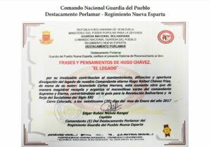 Libro de Chávez Frases y Pensamientos “El Legado” recibió reconocimiento del Destacamento Porlamar de la Guardia del Pueblo