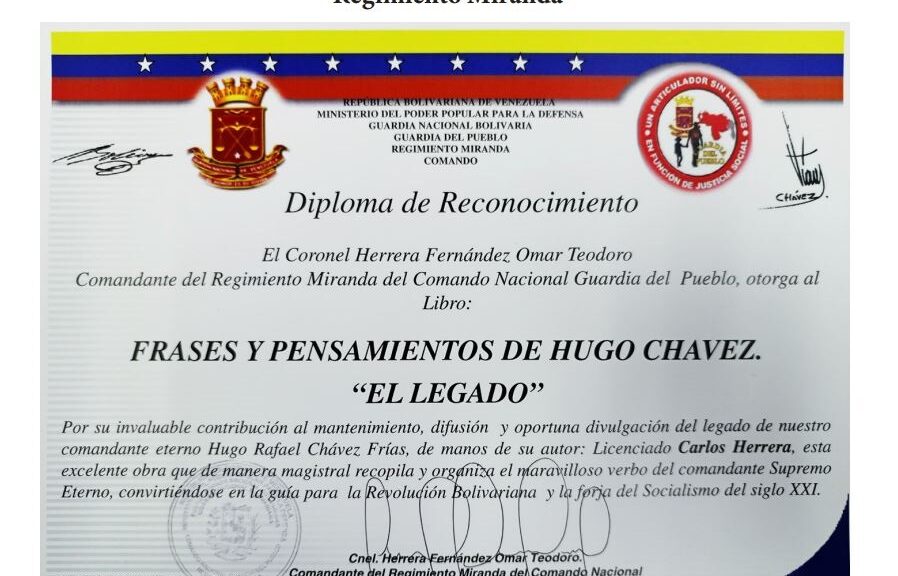 Libro de Chávez Frases y Pensamientos “El Legado” recibió reconocimiento del Regimiento Miranda de la Guardia del Pueblo