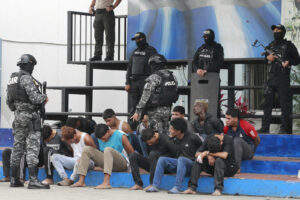 Suben a más de 1.700 los detenidos en Ecuador tras la primera semana de «conflicto armado»