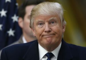 Trump urge al Supremo a poner fin a cualquier intento de expulsarlo de las elecciones