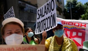 Empleados públicos venezolanos exigen «democracia» en tercera jornada de protestas del año