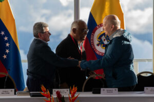 Gobierno colombiano anuncia un acuerdo para prolongar 6 meses el cese al fuego con el ELN