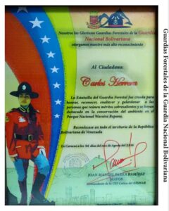 Libro de Chávez Frases y Pensamientos “El Legado” recibió reconocimiento Guardias Forestales de la Guardia Nacional Bolivariana