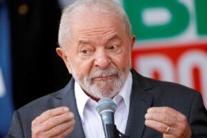 Lula anuncia una ayuda financiera a los bachilleres pobres para que terminen la secundaria