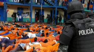 Prisión contra dos hombres procesados por presunto intento de matar policías en Ecuador
