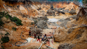 Destruyen cinco estructuras usadas para la minería ilegal en estado Amazonas